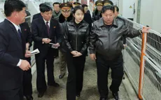 Triều Tiên công bố ảnh con gái Chủ tịch Kim Jong Un thử súng ngắn