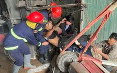 7 phút căng thẳng cứu công nhân bị xe nâng đè lên người