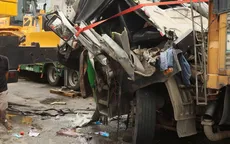 Xe tải tông xe đầu kéo dừng bên đường ở Quảng Ngãi, 1 người tử vong