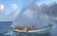 Tàu cá bị cháy hầm máy, cảnh sát biển kịp thời cứu 4 ngư dân