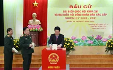 Chủ tịch nước Lương Cường bỏ phiếu tại khu vực bỏ phiếu số 26, phường Hoàn Kiếm, Hà Nội