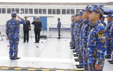 Hải quân Việt Nam - Trung Quốc hiệp đồng chặt chẽ trước giờ ra khơi tại cảng Phòng Thành