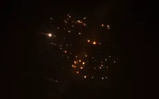 Iran tấn công trả đũa Tel Aviv bằng tên lửa đầu đạn chùm