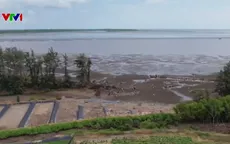 Khẩn trương ứng phó sạt lở bờ biển
