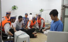 Cấp cứu kịp thời ngư dân gặp tai nạn lao động nghiêm trọng trên biển