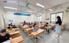 Hà Nội “hạ nhiệt” áp lực tuyển sinh: Từ cảnh xếp hàng đến chiến lược xây trường