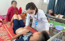 Nhiều trường hợp nghi ngộ độc thực phẩm do ăn bánh mì ở Quảng Ngãi