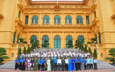 Thắp sáng khát vọng tuổi trẻ bên Lăng Bác