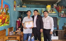 Đà Nẵng: Khen thưởng biểu dương người dân dũng cảm cứu hai trẻ bị đuối nước ở biển Nam Ô