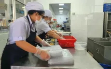 Kiểm tra đột xuất cơ sở dịch vụ ăn uống, bếp ăn tập thể ở Hà Nội và Ninh Bình