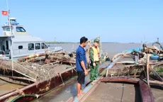 Đồng Tháp: Bắt giữ 3 phương tiện vận chuyển cát không rõ nguồn gốc trên biển