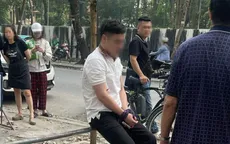 Nam thanh niên dùng vật sắc nhọn đâm tài xế ô tô ở Hà Nội