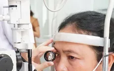 Quặm mi kéo dài: Nguy cơ loét giác mạc và mù lòa ít ai ngờ tới