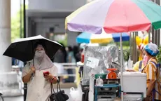 Nắng nóng gay gắt, người dân Thái Lan đổ xô đến các điểm tránh nóng