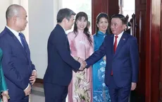 Thường trực Ban Bí thư gặp gỡ cán bộ Đại sứ quán và cộng đồng người Việt tại Lào