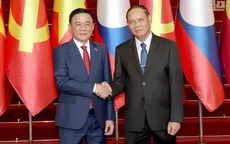 Lễ đón chính thức Thường trực Ban Bí thư Trần Cẩm Tú tại thủ đô Vientiane