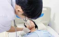 Chấn thương cổ do vướng dây điện khi đi xe