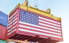 Tranh cãi pháp lý quanh thuế nhập khẩu 10% của Tổng thống Trump