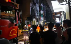 Cháy nhà 5 tầng trong đêm ở Hà Nội, kịp thời cứu 5 người mắc kẹt