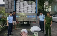 Thu gom chân lợn giá rẻ, trữ kho 12.240kg để bán kiếm lời