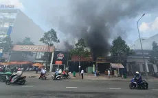 Cháy quán ăn ở Tây Ninh, nhiều người hoảng hốt