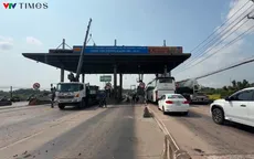 Bắt đầu tháo dỡ hai trạm thu phí “bỏ hoang” trên Quốc lộ 51