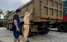 Hà Nội: Tước phù hiệu, tạm giữ xe tải cơi nới thành thùng