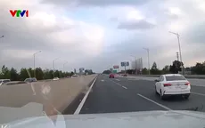 Nguyên tắc chuyển hướng an toàn khi rời khỏi cao tốc