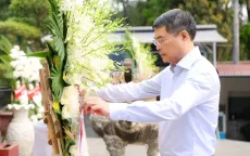 Thủ tướng Lê Minh Hưng dâng hương tại Ngã ba Đồng Lộc