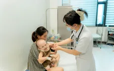 Cảnh báo biến chứng nguy hiểm của bệnh tay chân miệng ở trẻ