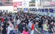 Vé bay dịp 30/4 tăng giá, chặng du lịch gần như “cháy vé”