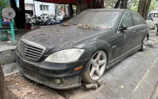 Chiếc Mercedes S63 “đắp chiếu” 10 năm trên vỉa hè Hà Nội là tang vật vụ án