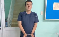 Mâu thuẫn sau va chạm, tài xế xe ôm rút gậy 3 khúc đánh tới tấp nam thanh niên