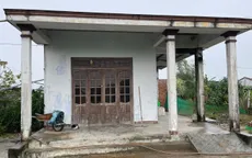 Gia đình nghèo bất lực nhìn con đau đớn vì căn bệnh tim bẩm sinh