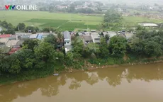 Phú Thọ: Bờ sông Hồng sạt lở nghiêm trọng, khẩn cấp di dời 12 hộ dân