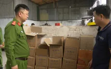 Phát hiện cơ sở sản xuất gần 1.000 lít giấm giả bằng axit pha nước lã