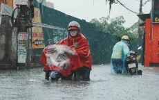 Cảnh báo mưa lớn cục bộ tại Hà Nội, dông lốc ở Hạ Long