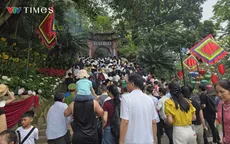 Đền Hùng trước ngày chính hội: Biển người trẩy hội, không khí nóng lên từng giờ