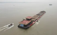 Cảnh sát đường thủy Hà Nội liên tiếp triệt phá các bến cát lậu trên sông Hồng