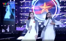 Hòa Minzy và Cẩm Ly hòa giọng đầy cảm xúc trong ca khúc "Người Việt mình thương nhau"