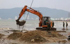 Trục vớt vật thể nghi xác xe tăng trên biển Quy Nhơn