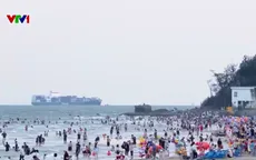 Du lịch biển sôi động, thu hút lượng lớn du khách trong kỳ nghỉ lễ