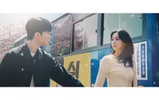 Faker nắm tay “thổ lộ tình cảm” với Karina (aespa) trong teaser dự án mới
