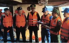 Bàn giao 2 tàu cá cùng 10 ngư dân gặp nạn cho lực lượng chấp pháp Trung Quốc