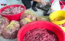 Sốc với thủ đoạn "phù phép" thịt lợn nái thành thịt bò bằng hóa chất độc hại