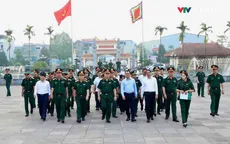 Đại tướng Nguyễn Trọng Nghĩa dâng hương tưởng niệm các liệt sĩ Đại đội 915