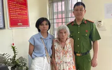 Người phụ nữ cao tuổi đi lạc được Công an Hà Nội hỗ trợ về với gia đình