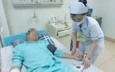 Khối u bụng vỡ gây xuất huyết 2 lít máu