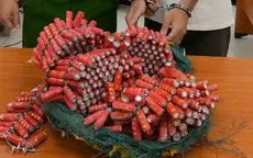 Bắt giữ đối tượng buôn bán pháo nổ trái phép