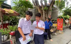 Kỳ thi vào lớp 10 tại TP Hồ Chí Minh: Thí sinh tự tin, phụ huynh nhẹ áp lực sau ngày thi đầu tiên